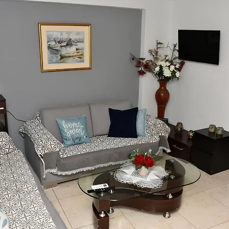 Elzaf2 Apartment Áfitos